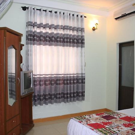 Dimpless Homestay Hue Exterior photo